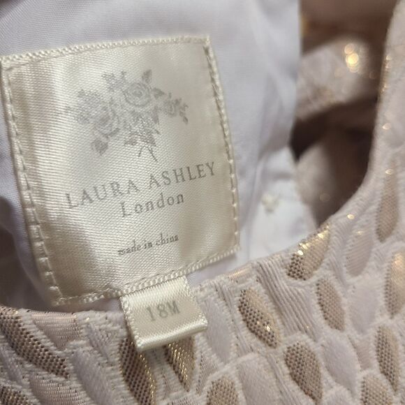 Laura Ashley 18M baby Girl Dress IN GREAT CONDITIONS - Picture 3 of 3